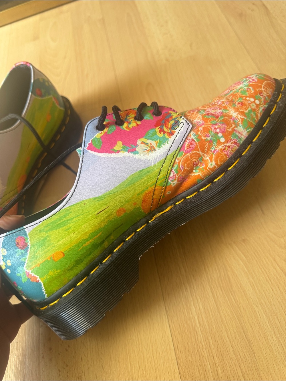 Dr. Martens DAZE SMITHS Shoes - Picture 4 of 8